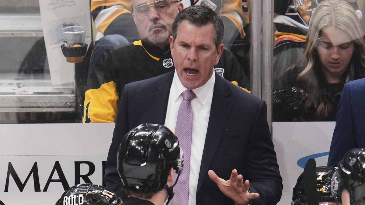 Mike Sullivan končí ve funkci hlavního kouče Pittsburgh Penguins po dvou Stanley Cupech